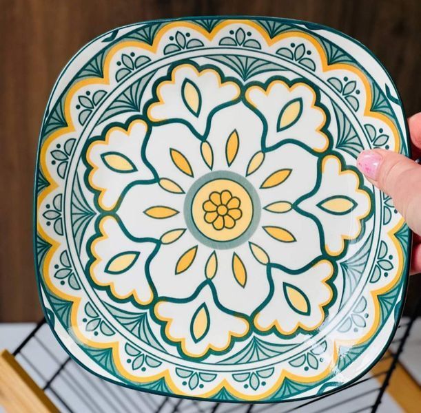 Тарілка квадратна, зелена, 20,5см*2,5см Olens "Тригір'я" 102-608-2 102-608-2 фото